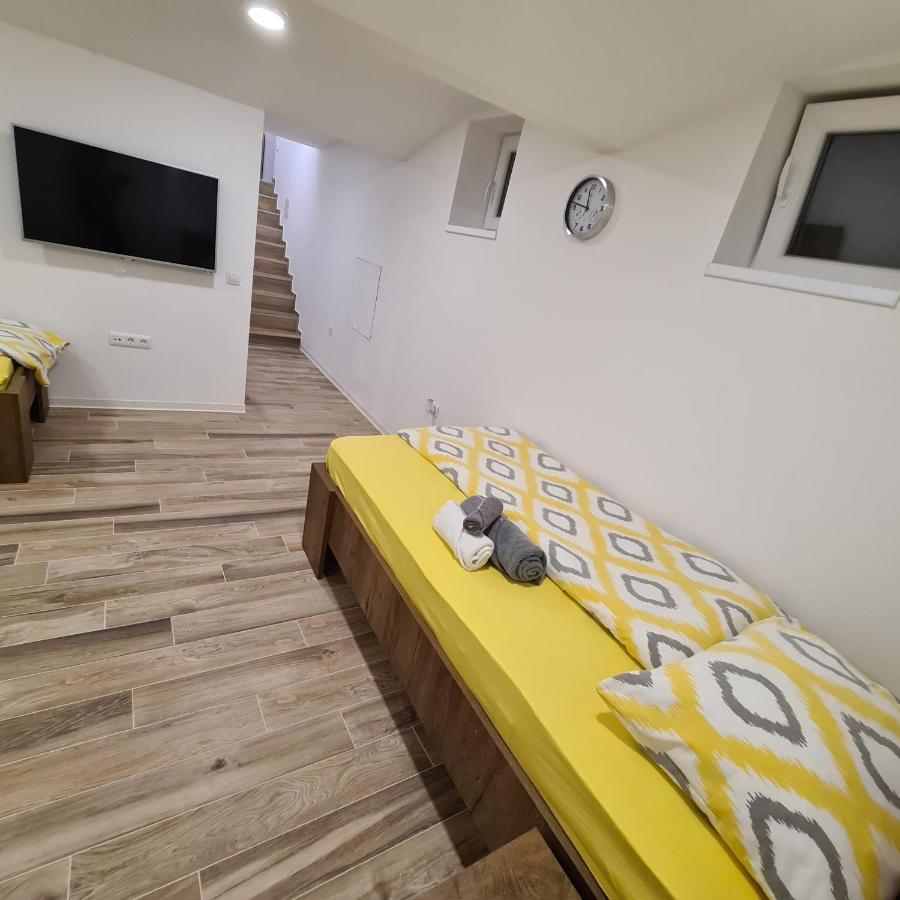 Apartment Dinlux Maribor Extérieur photo