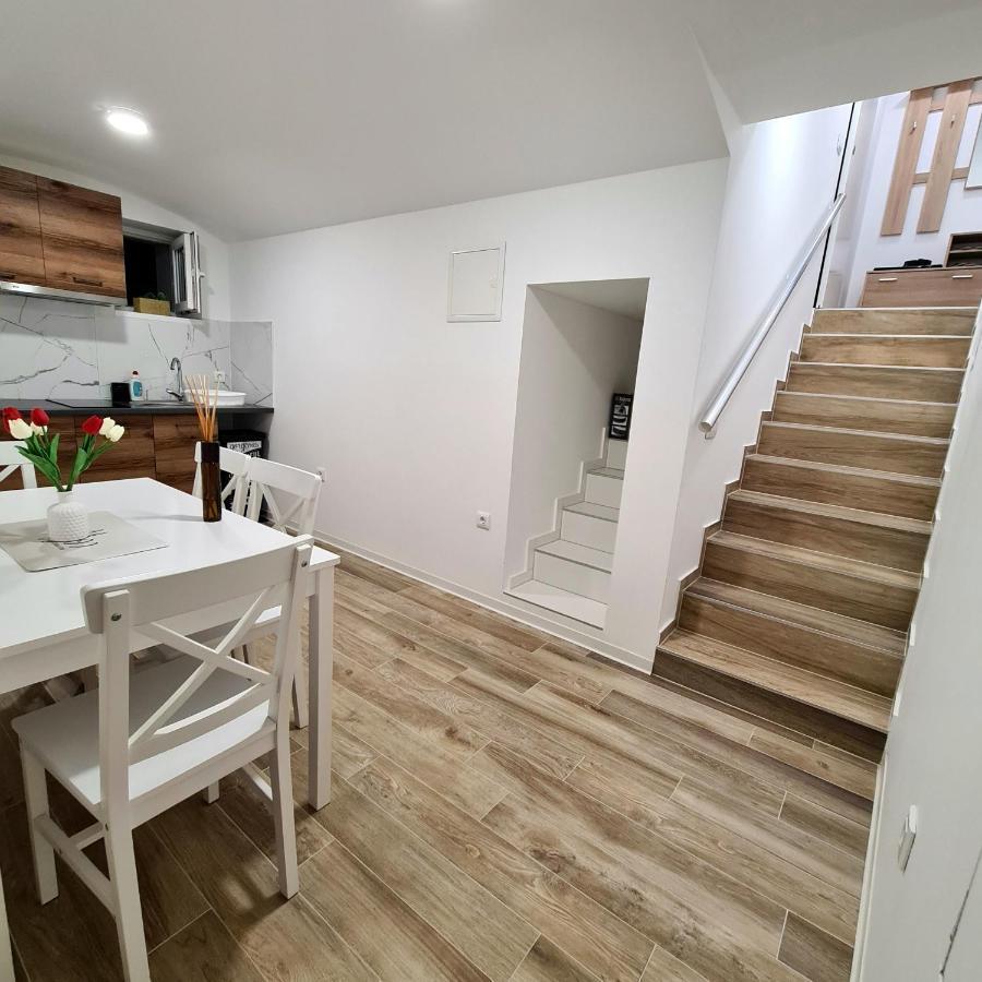 Apartment Dinlux Maribor Extérieur photo