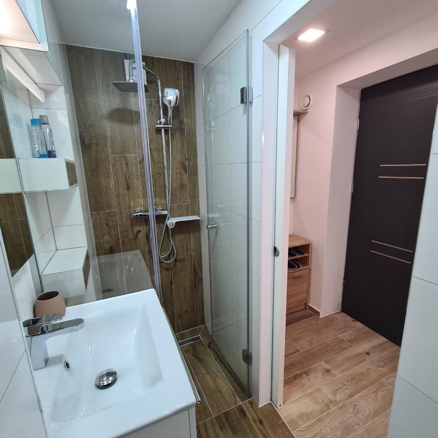 Apartment Dinlux Maribor Extérieur photo