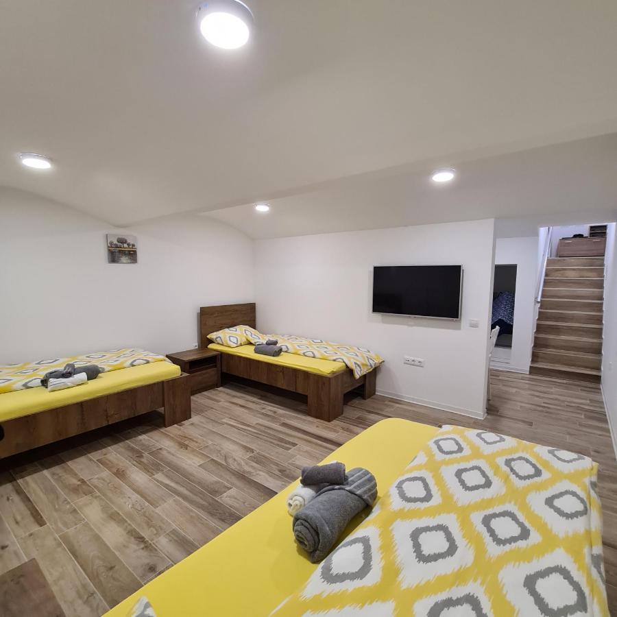 Apartment Dinlux Maribor Extérieur photo