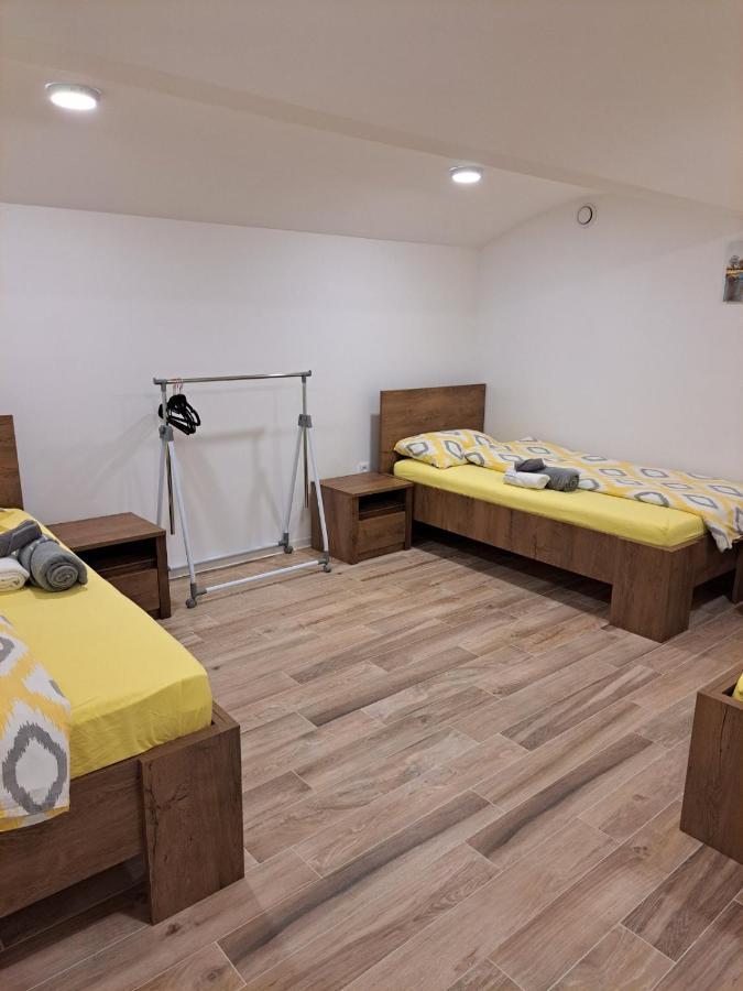 Apartment Dinlux Maribor Extérieur photo
