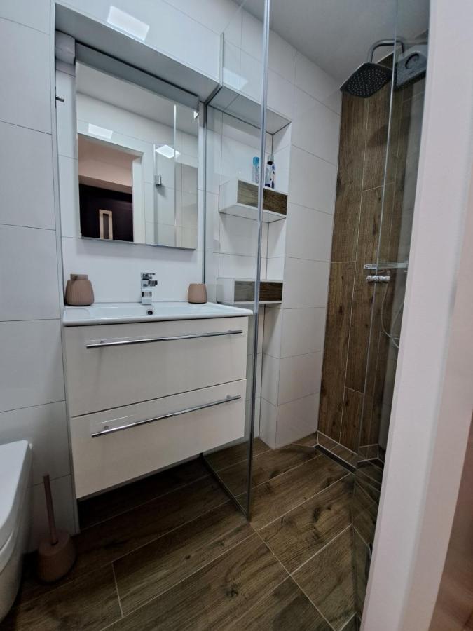 Apartment Dinlux Maribor Extérieur photo
